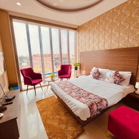Hotel Pearl Grand, Zirakpur - Top Rated & Most Awarded Property In Tricity Chandīgarh Extérieur photo