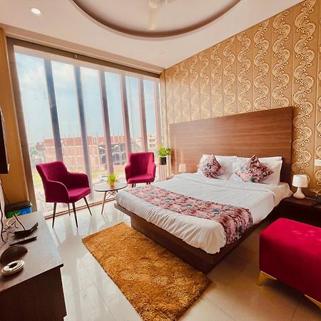 Hotel Pearl Grand, Zirakpur - Top Rated & Most Awarded Property In Tricity Chandīgarh Extérieur photo
