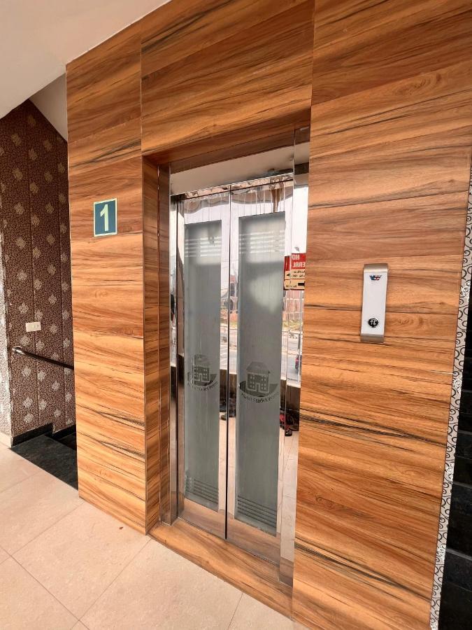 Hotel Pearl Grand, Zirakpur - Top Rated & Most Awarded Property In Tricity Chandīgarh Extérieur photo