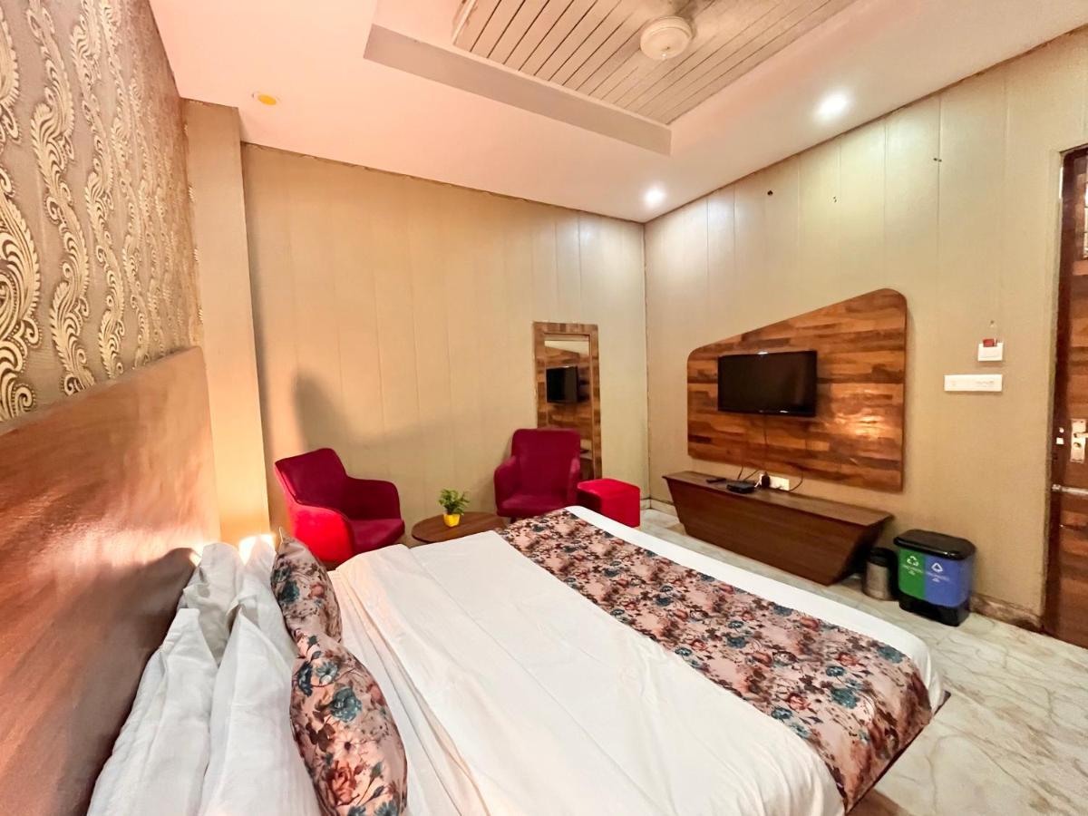 Hotel Pearl Grand, Zirakpur - Top Rated & Most Awarded Property In Tricity Chandīgarh Extérieur photo