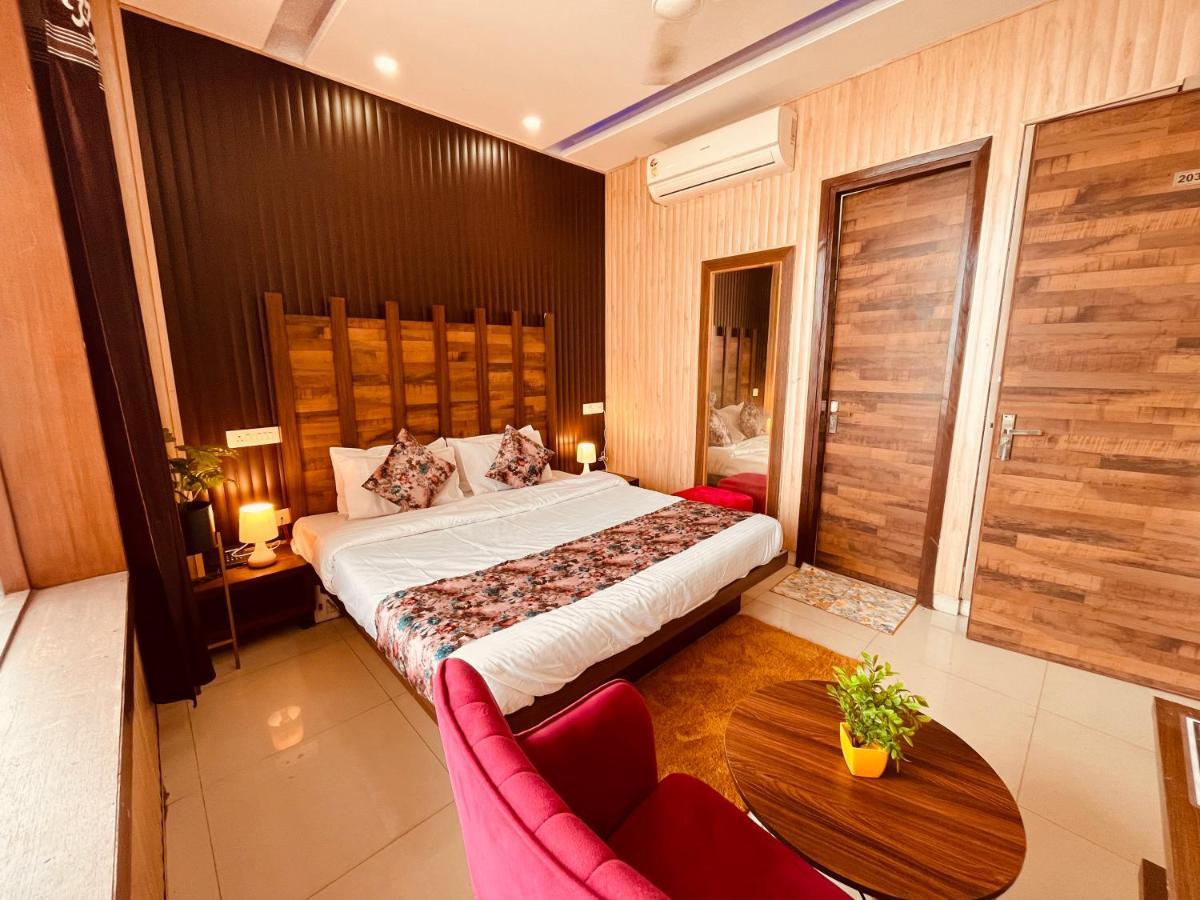 Hotel Pearl Grand, Zirakpur - Top Rated & Most Awarded Property In Tricity Chandīgarh Extérieur photo