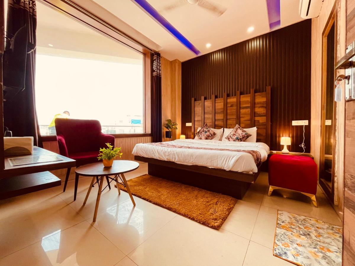 Hotel Pearl Grand, Zirakpur - Top Rated & Most Awarded Property In Tricity Chandīgarh Extérieur photo